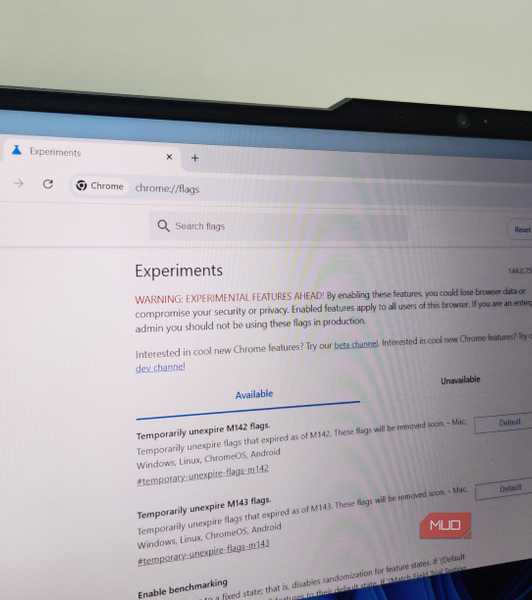 Computer Screen Flags Can't Wait for the Latest Windows 11 Update (24H2)? Here's How to Get ...