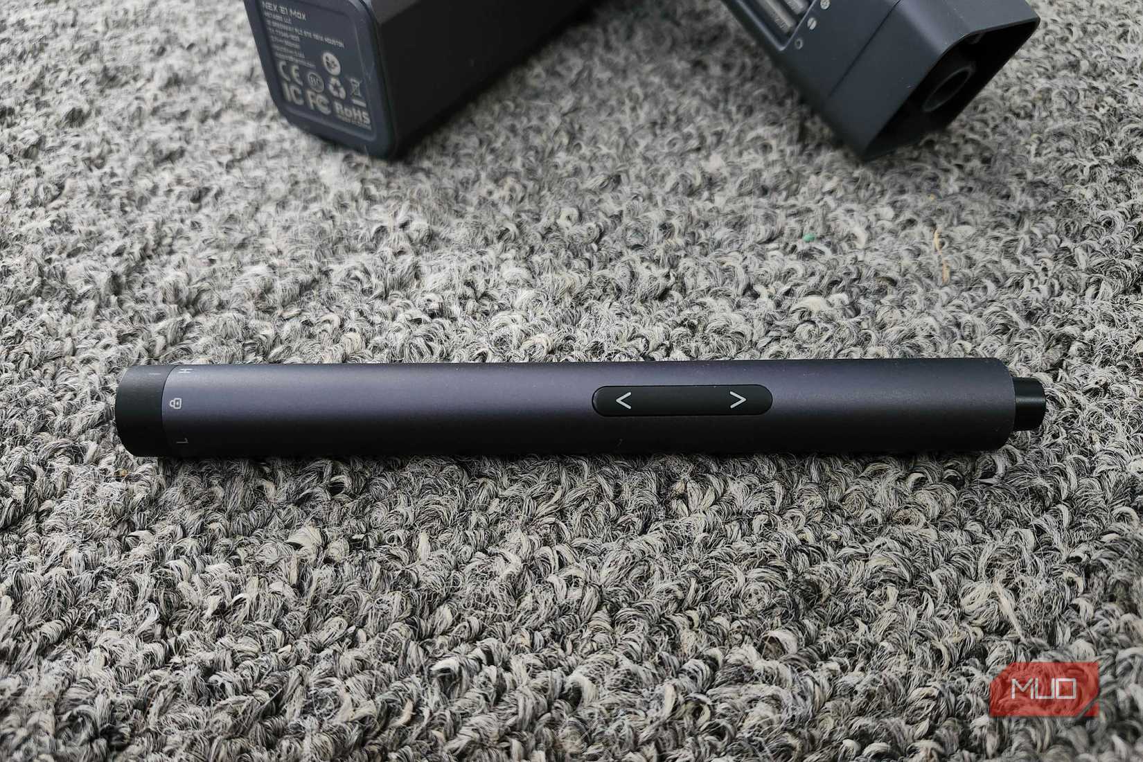 Fanttik E1 Max laying on side