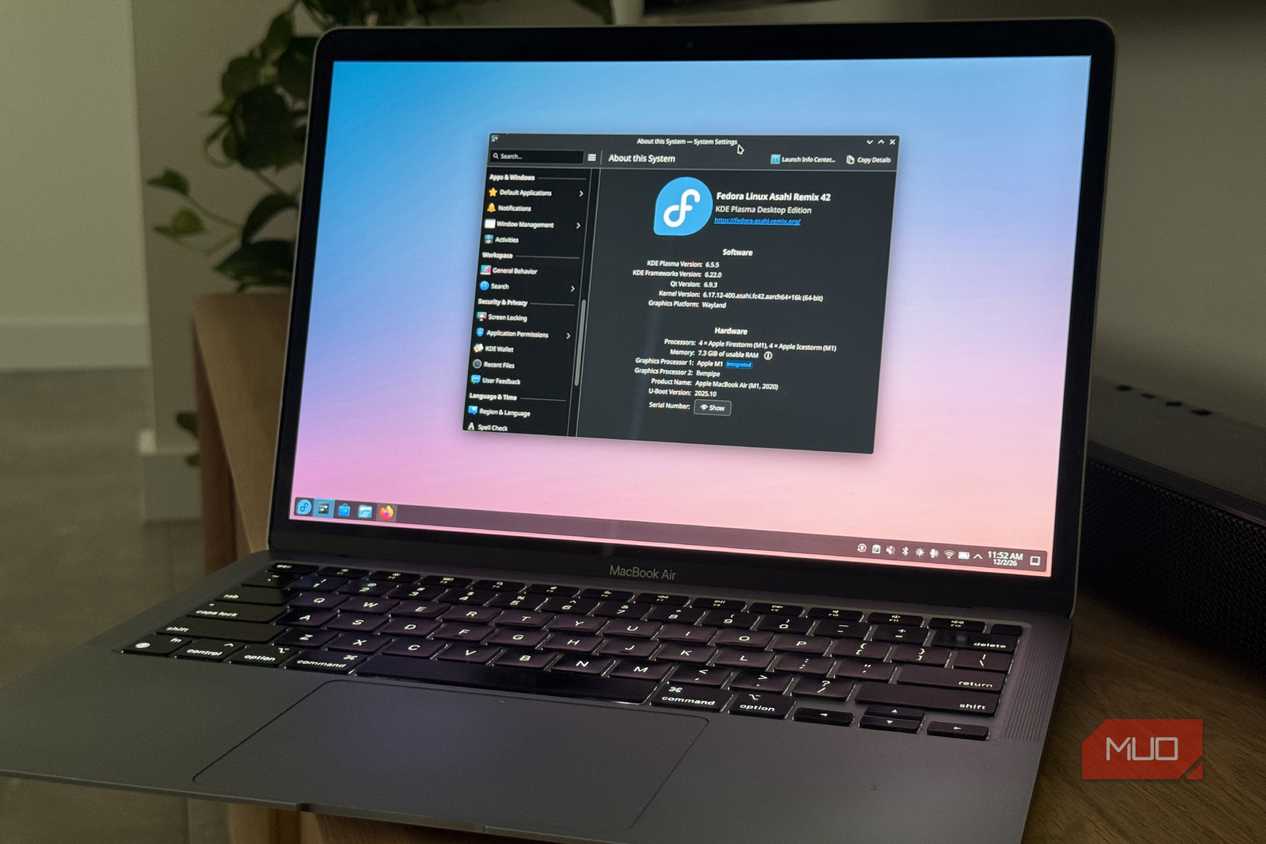 MacBook Air running Asahi Linux