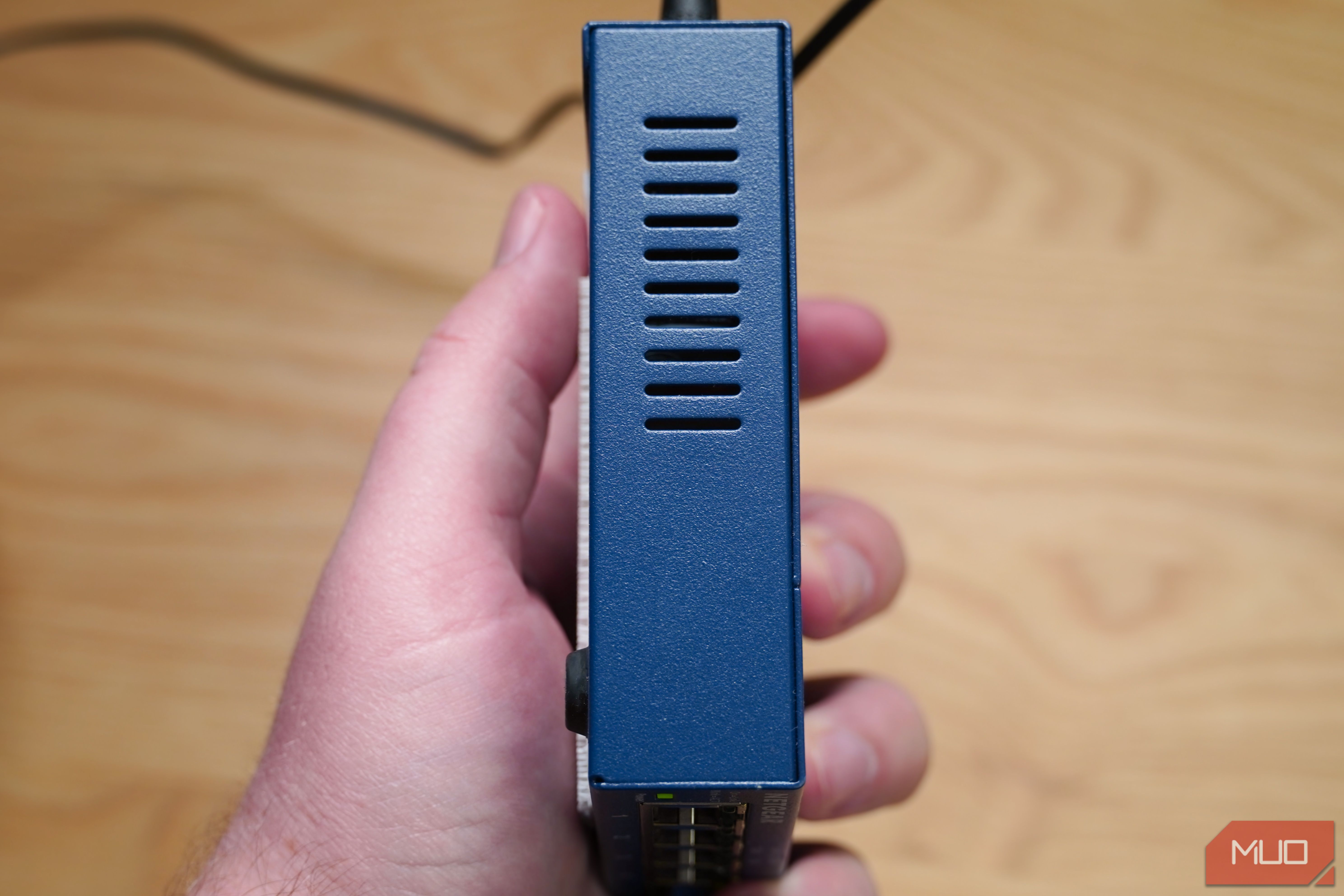 The side view of an unmanaged switch.