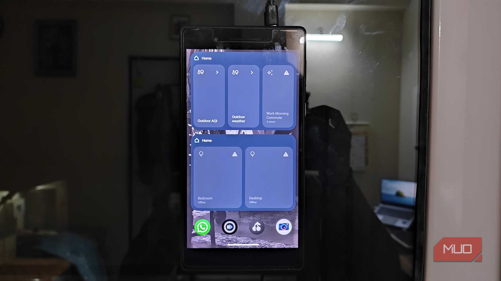 Antigua tableta Android con widgets de Google Home - frontal