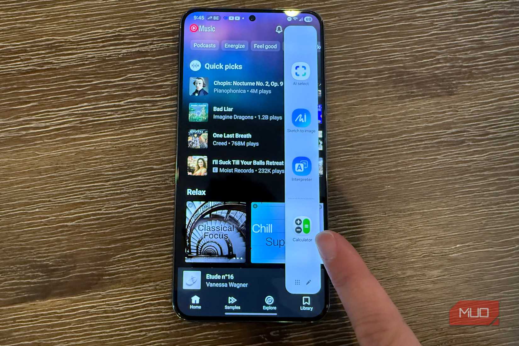 Samsung Edge Panel with Calculator