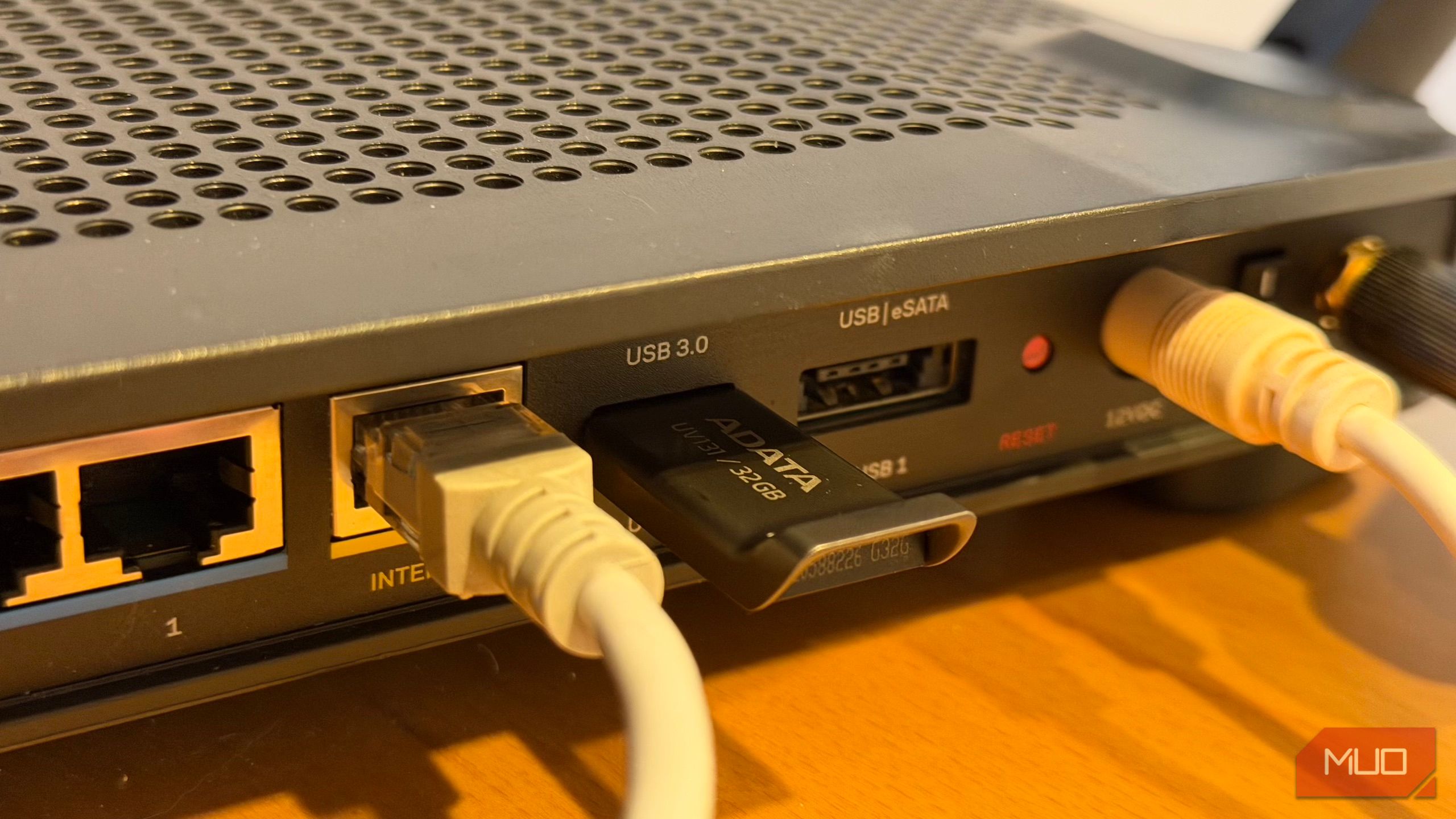 USB and eSATA ports on a Linksys router