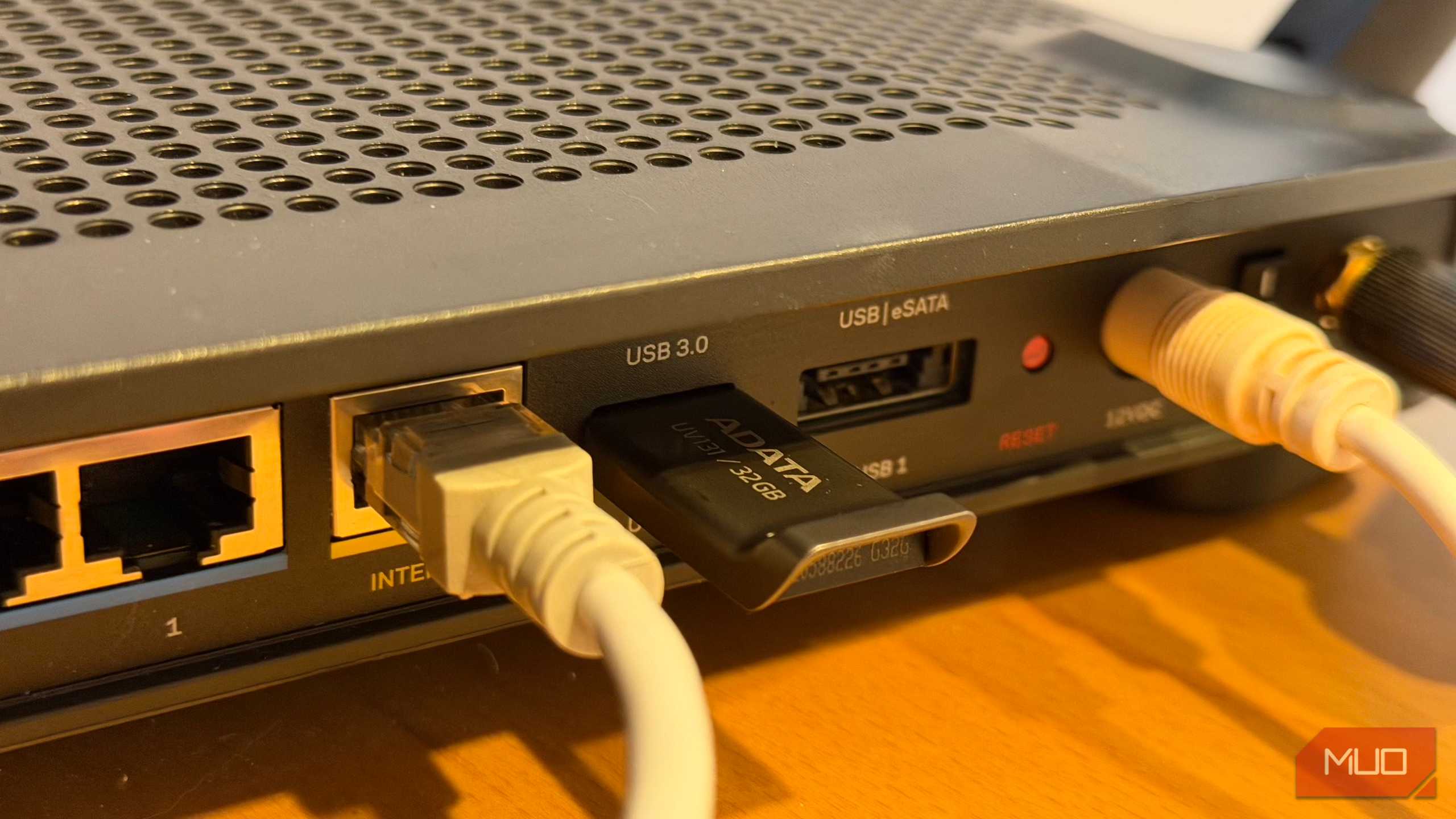 USB and eSATA ports on a Linksys router