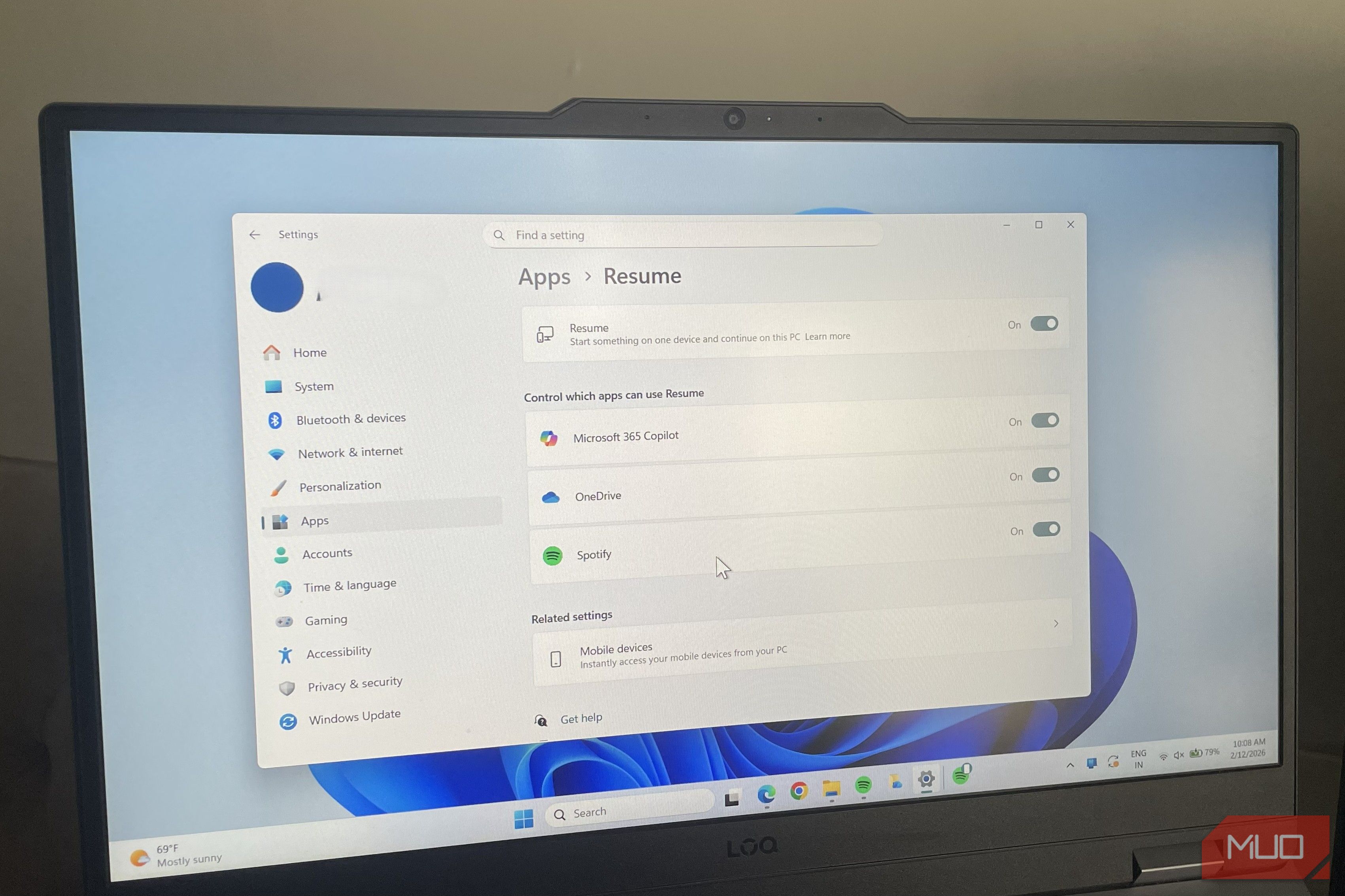 Windows laptop showing Resume feature