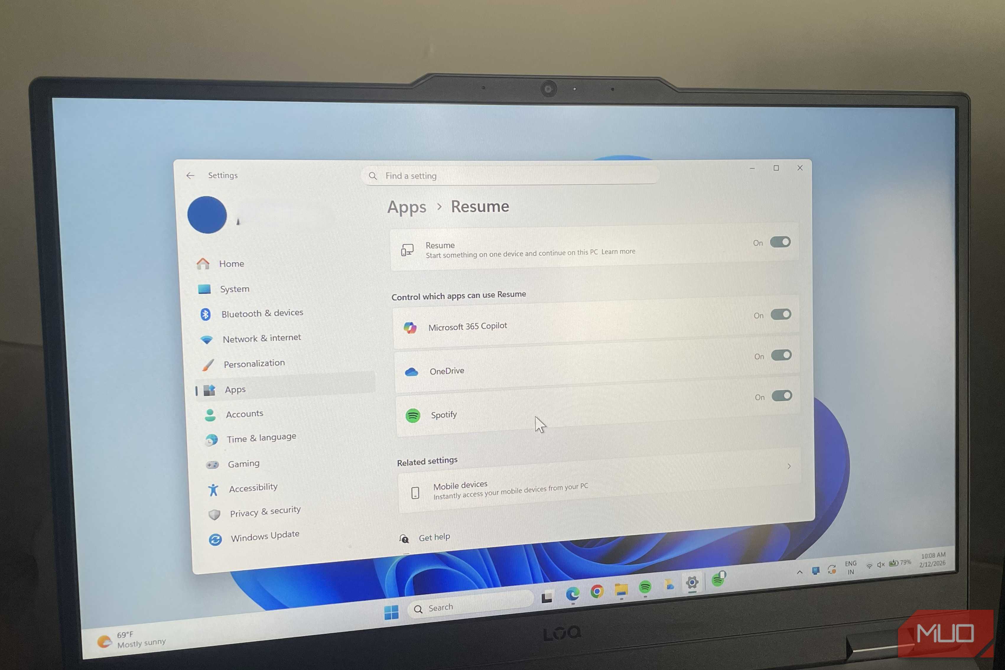 Windows laptop showing Resume feature