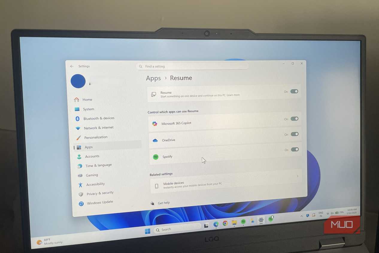 Windows laptop showing Resume feature