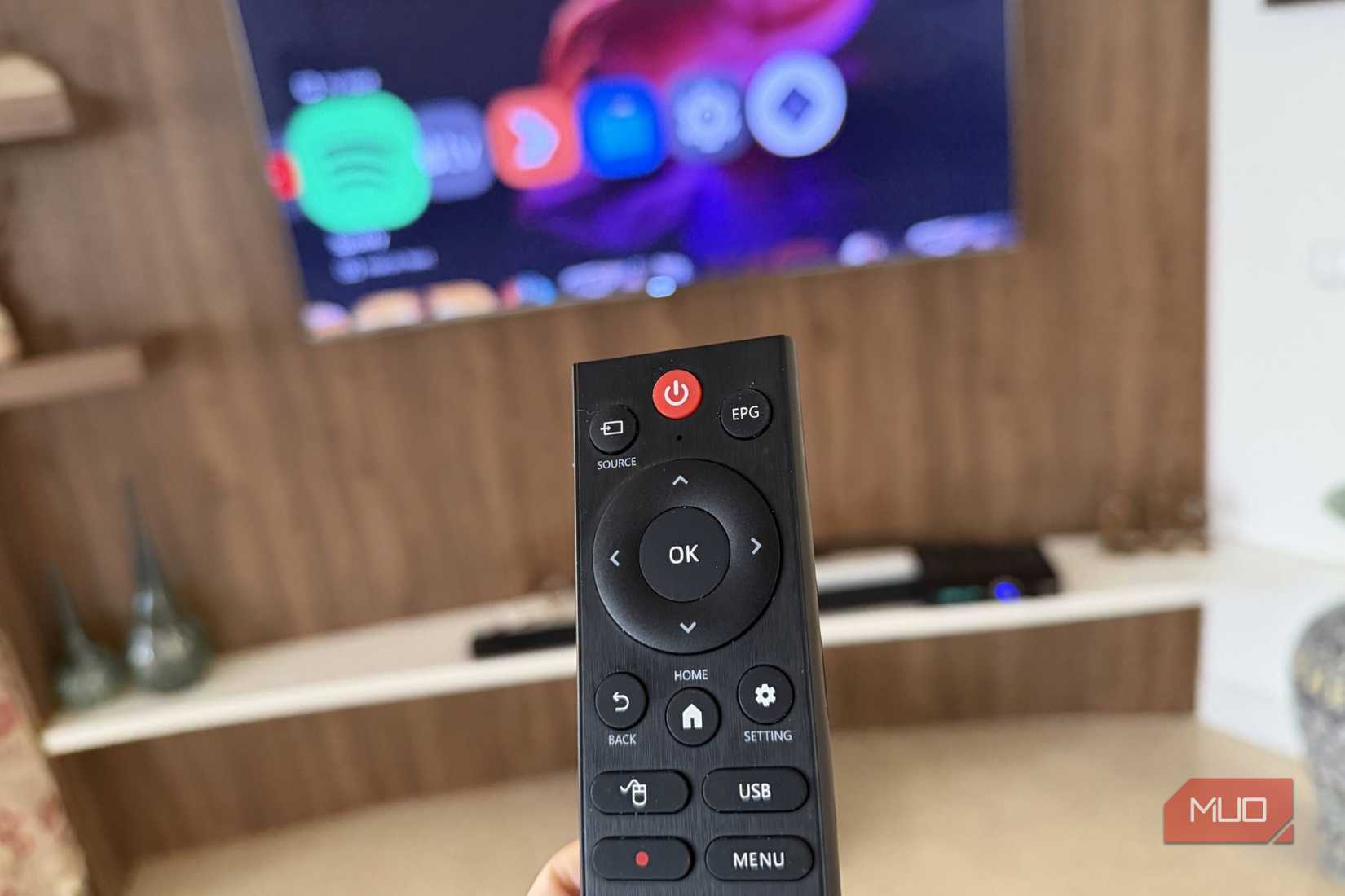 テレビに接続されたBluetoothリモコン