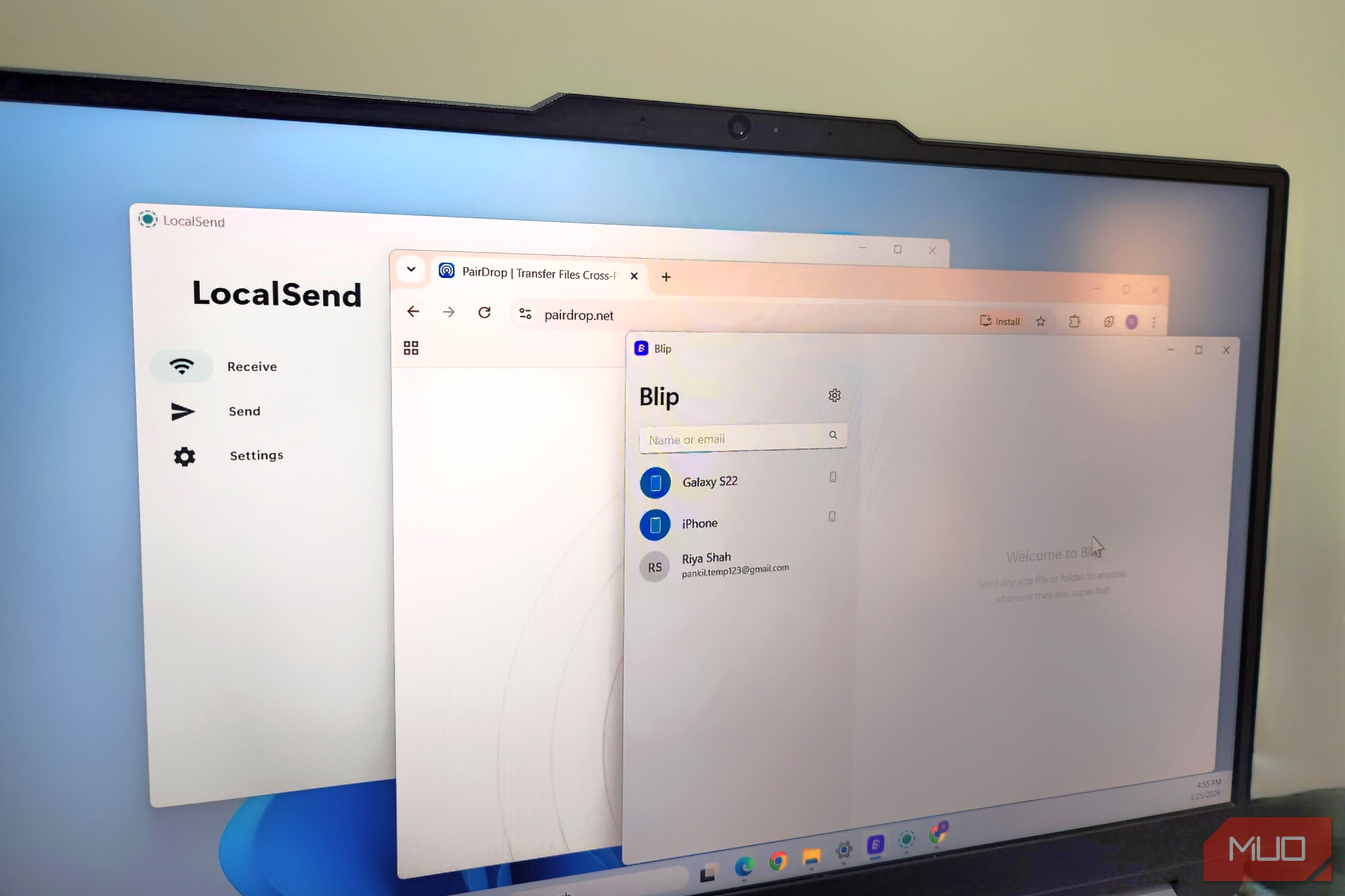 Экран ноутбука со страницами приложений LocalSend и PairDrop