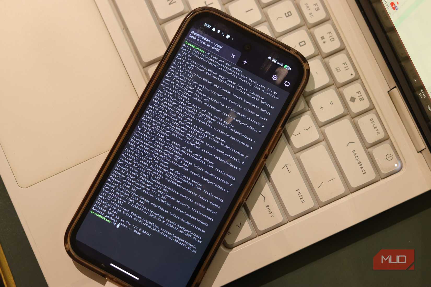 Terminal Android ejecutándose en Pixel 9a.