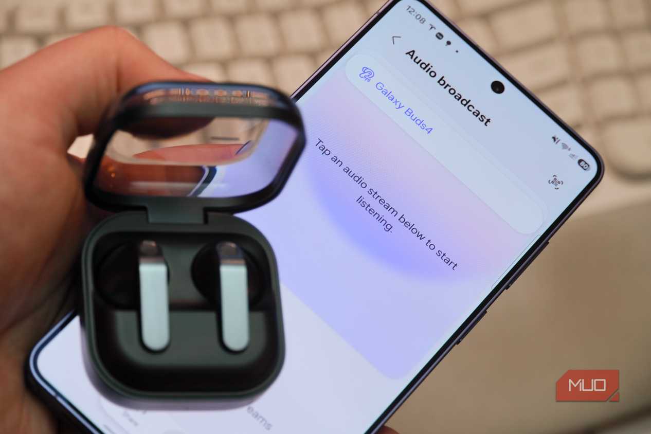 Bluetooth LE Audio headphones and the Audio broadcast settings in One UI 8.5.