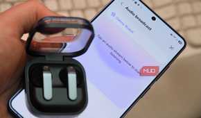 Bluetooth LE Audio headphones and the Audio broadcast settings in One UI 8.5.