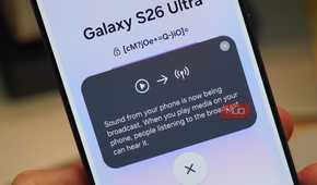 A close-up of confirmation of audio broadcasting with the Samsung Galaxy S26 Ultra.