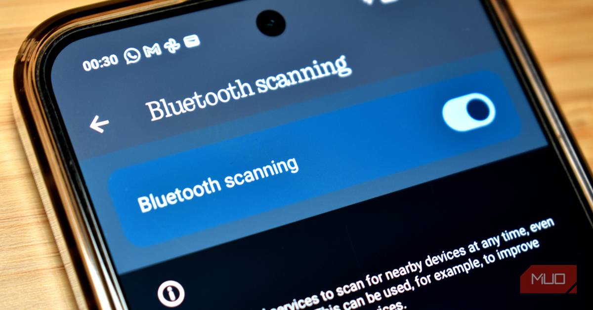 makeuseof.com - Gavin Phillips - Your phone's Bluetooth is broadcasting more than you think - here's how to limit it