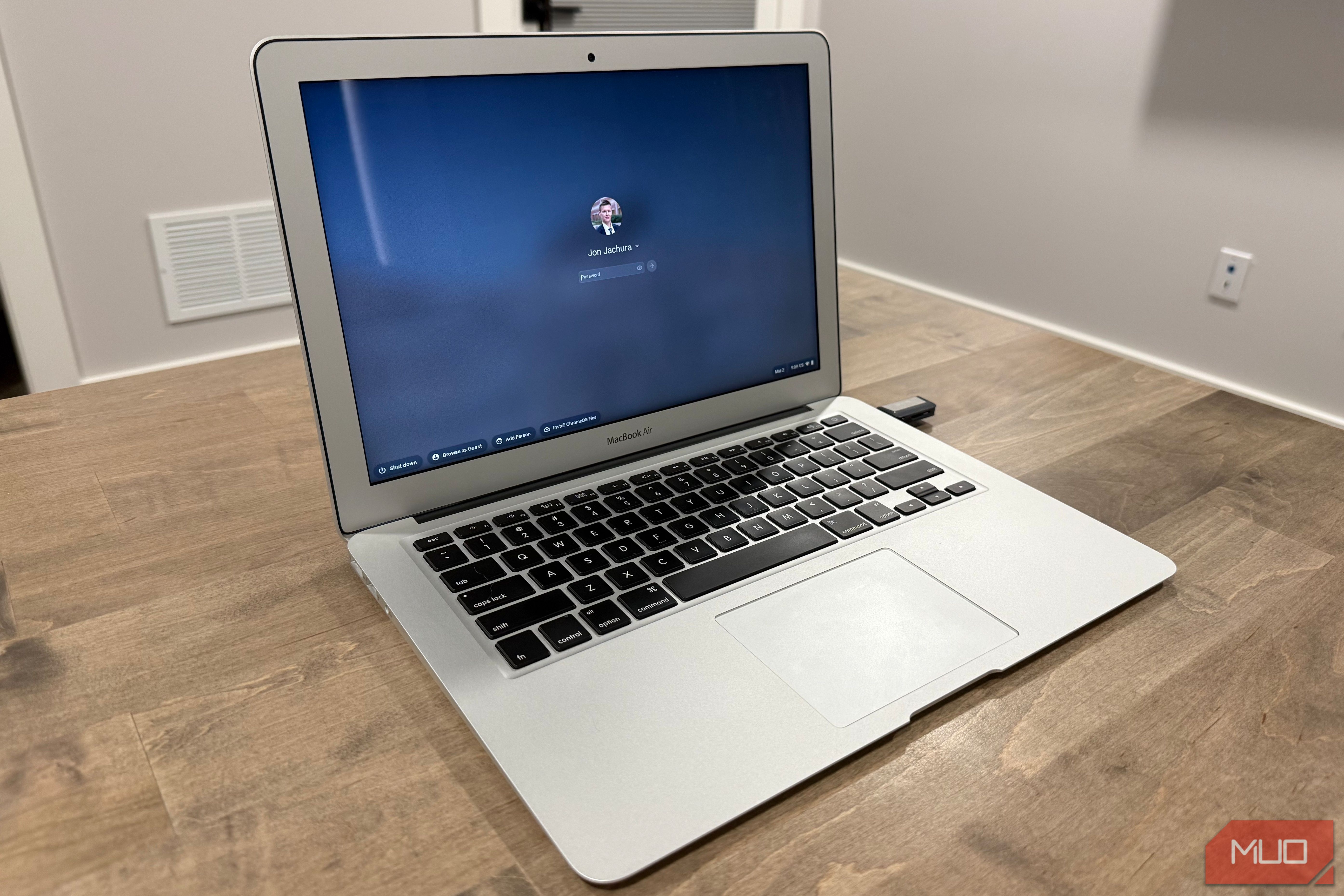【ChromeOS】MacBook Air 13.3-inch 2015 I Installed ChromeOS Flex on My Ancient MacBook. Here's How It Went
