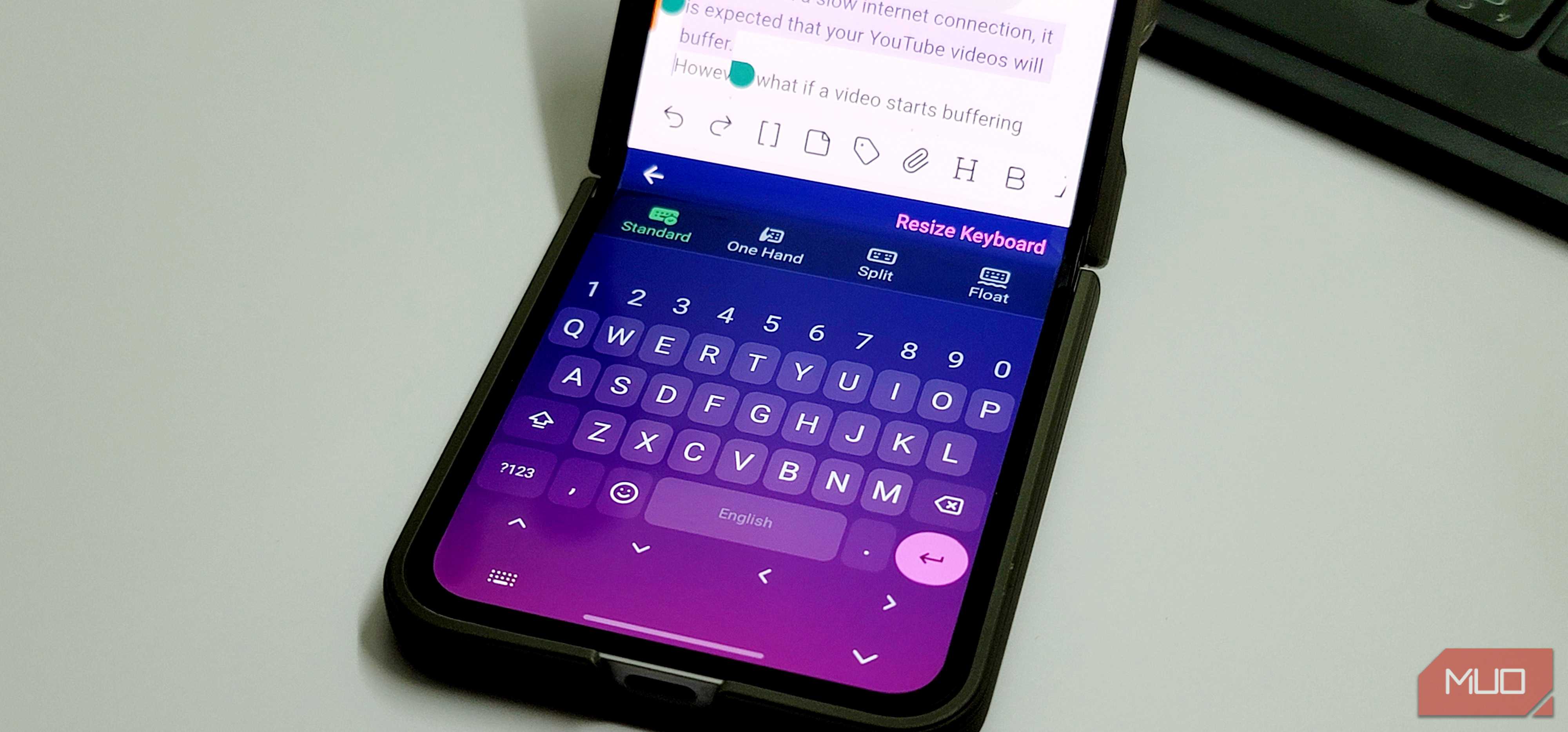FUTO Keyboard layout on a Samsung Galaxy Z Flip 6-1