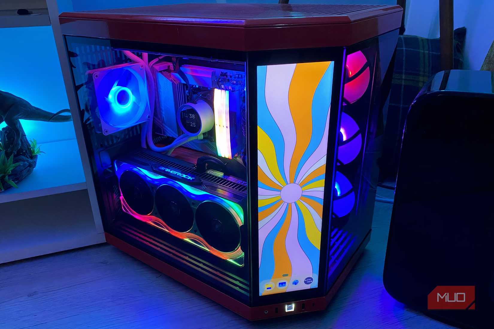 Hyte Y70 Infinite mid-tower PC case