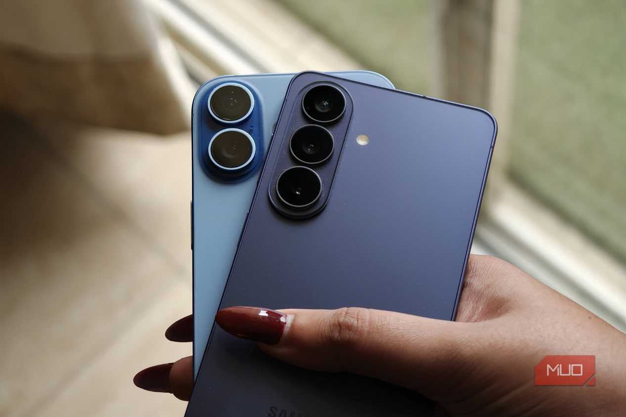 iPhone 17 vs Samsung Galaxy S26 camera module