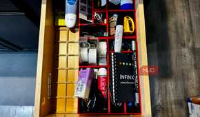 Junk drawer without scissors