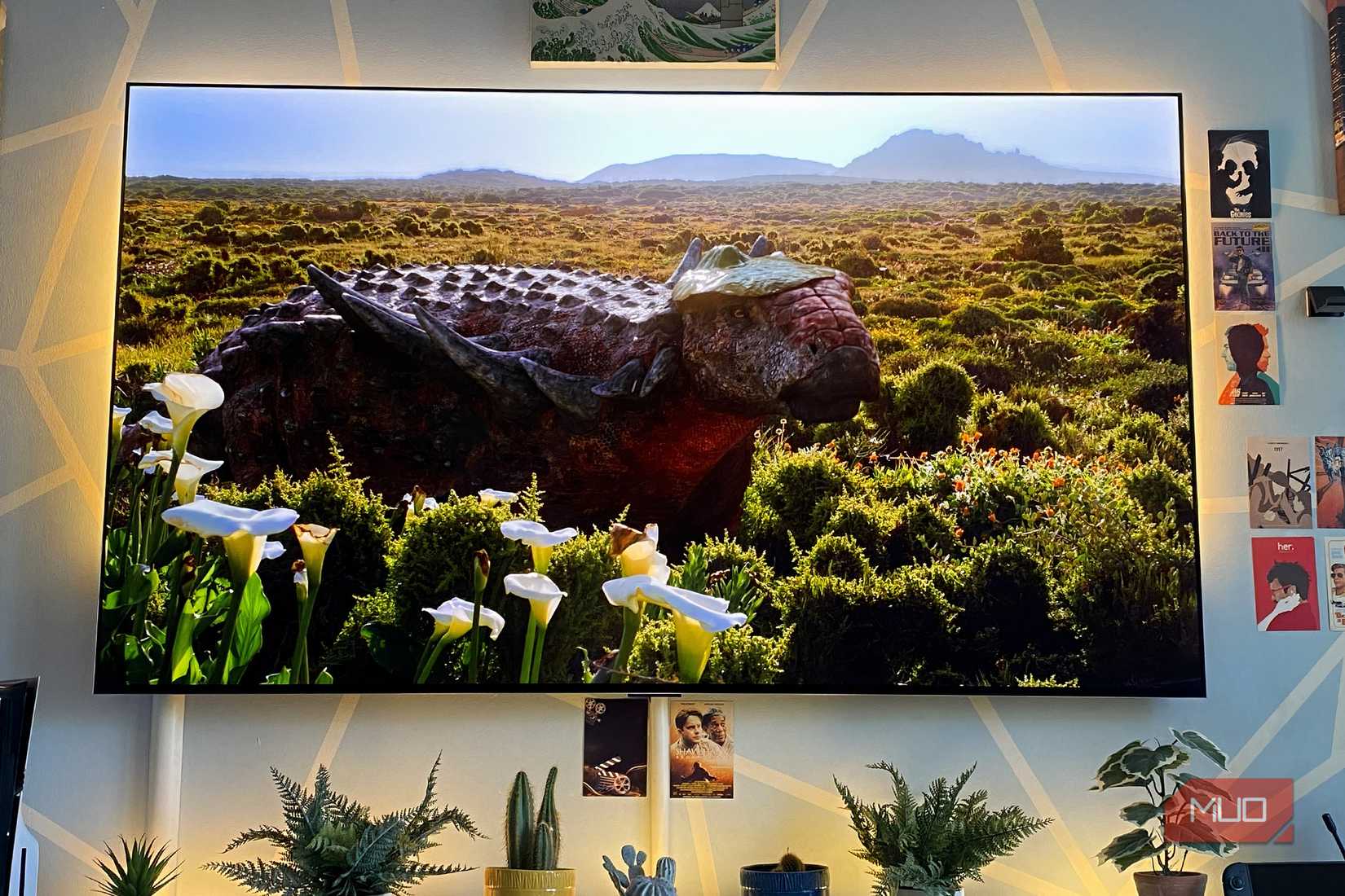 The Dinosaurs on an LG G3 OLED with Philips Hue Gradient Lightstrip 