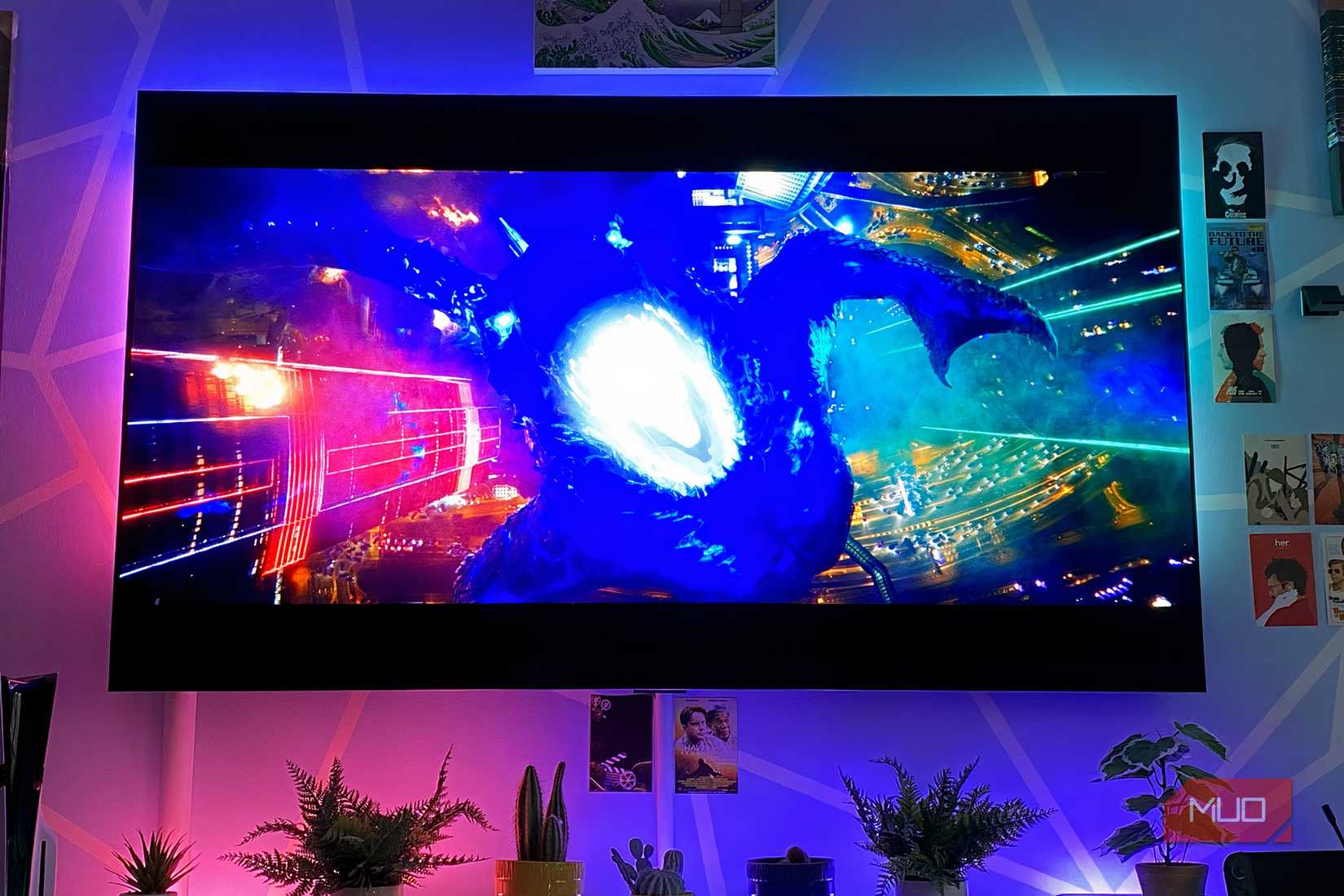 Godzilla vs. Kong on an LG G3 OLED with Philips Hue Play Lightstrip