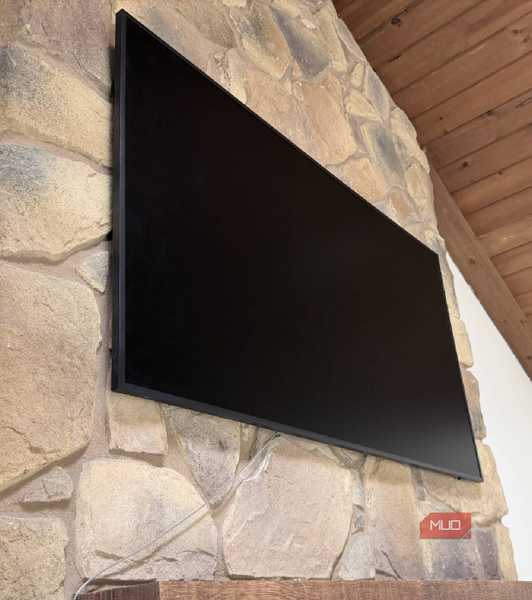 The side angle of a smart TV mounted
