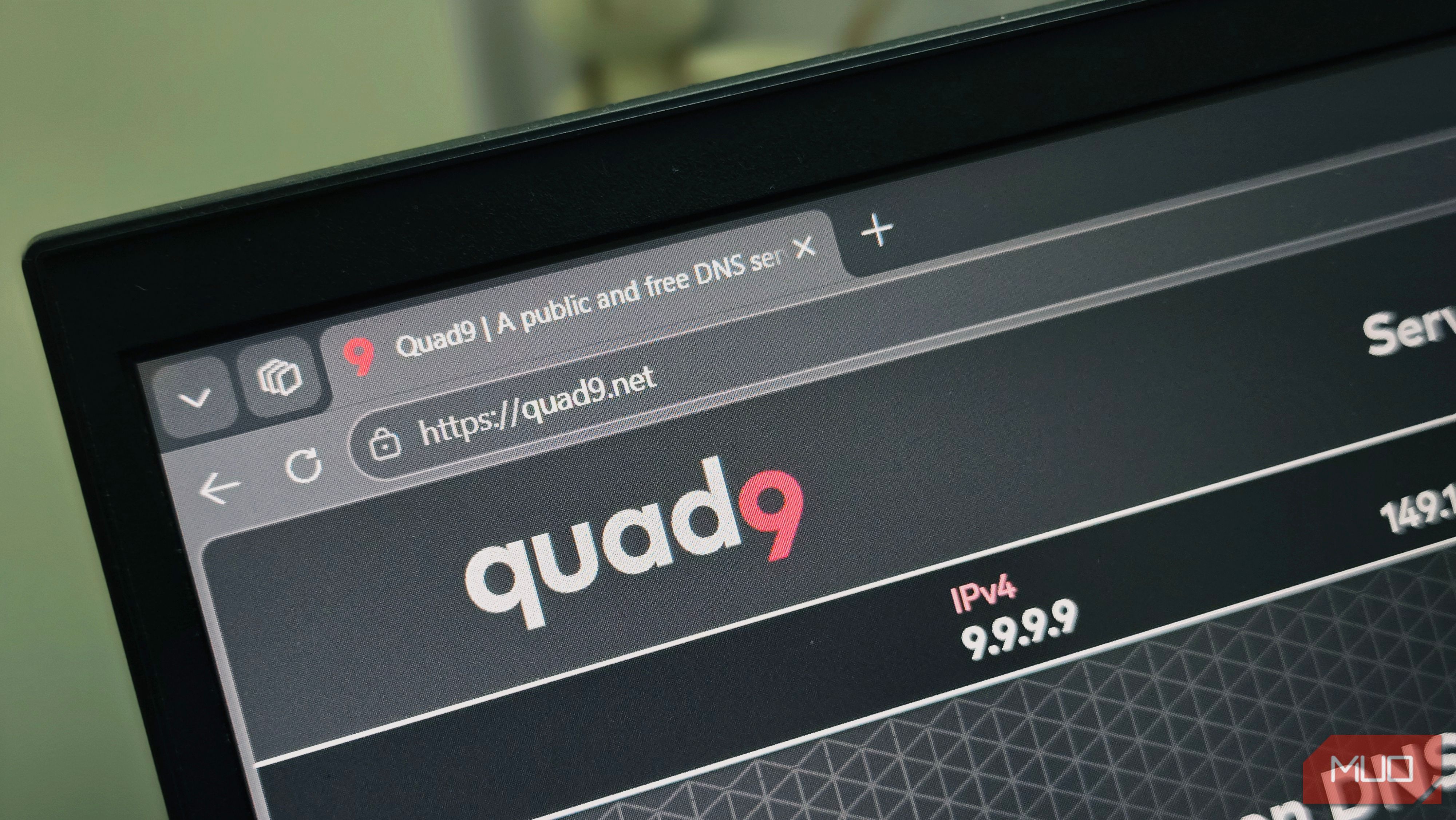 Quad9 web page open a laptop