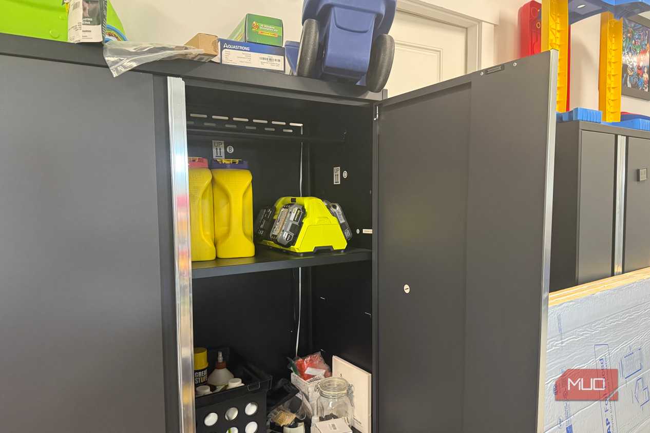 ryobi 18v lithium batteries in garage cabinet