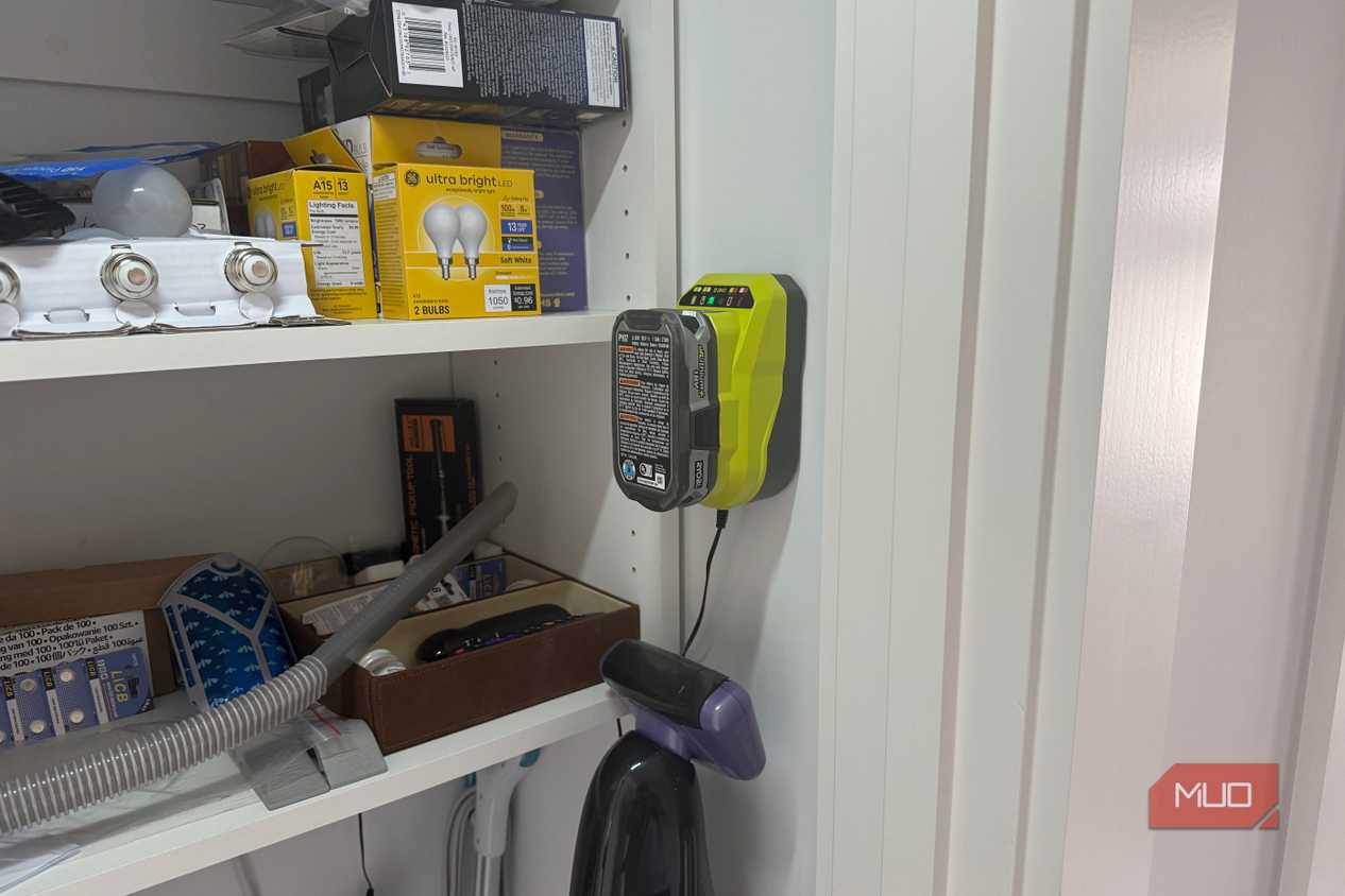 ryobi 18v lithium wall mounted charger