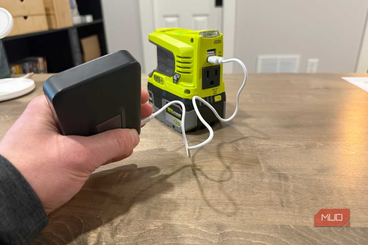 ryobi power source phone charge