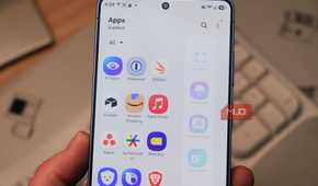 Choosing new apps for the Edge panel on a Galaxy phone.