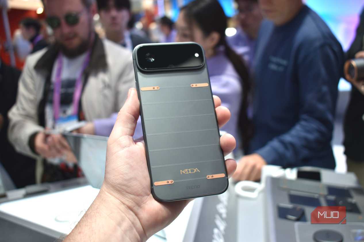 tecno modular phone concept mwc 2026 base phone