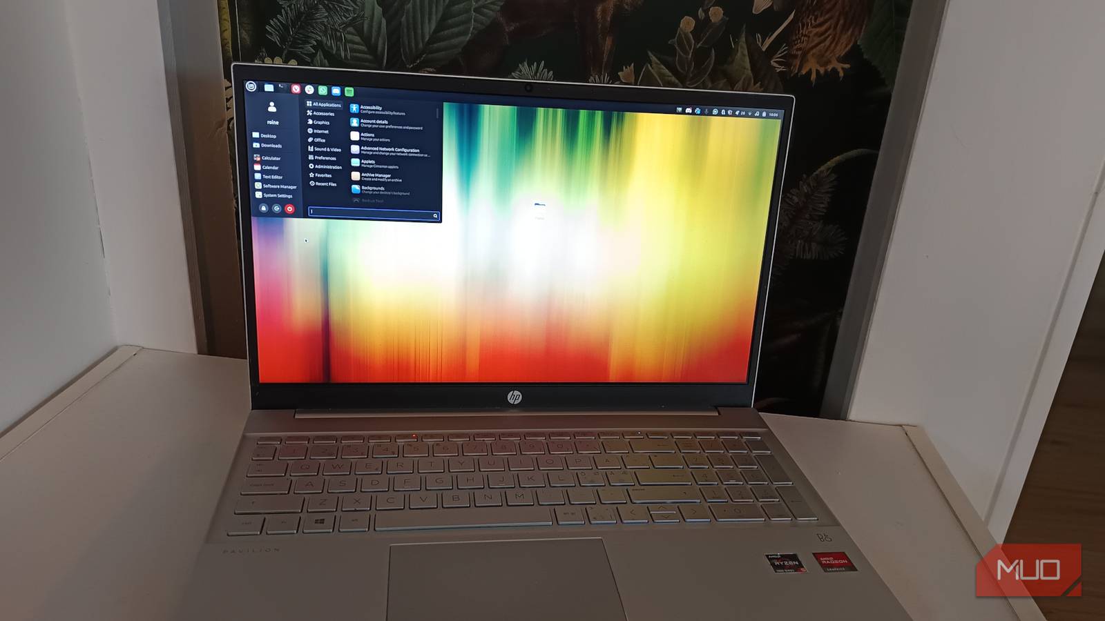 After months of desktop hopping, I finally understand why Linux users can't agree on anything