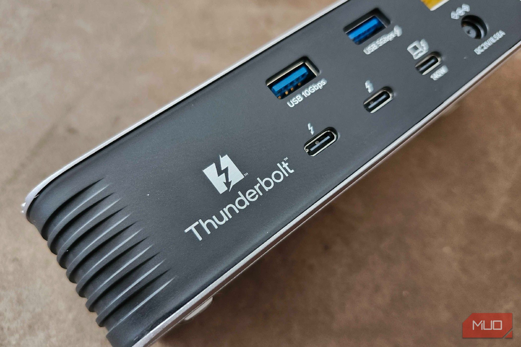 Thunderbolt Logo Pluggable Dock