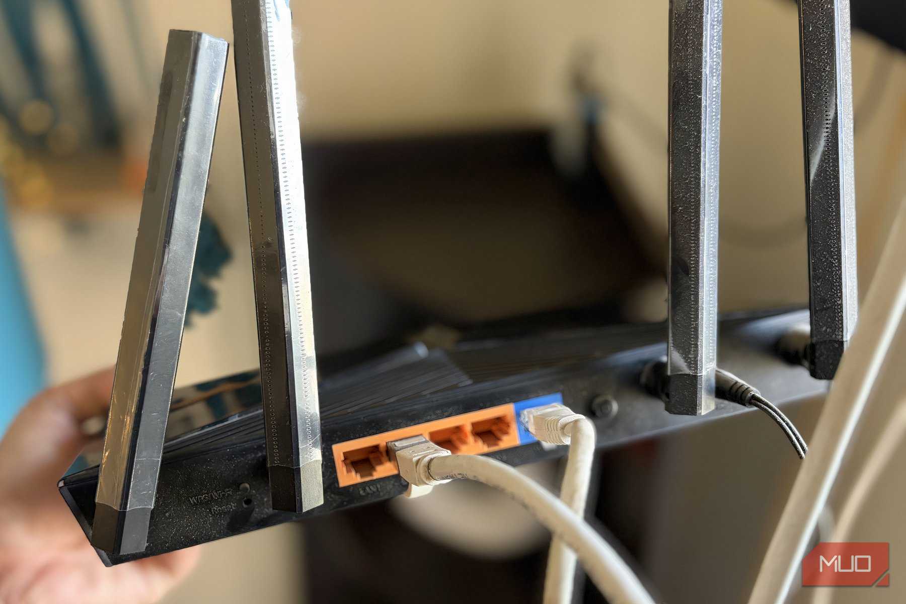TP-Link router bank portion