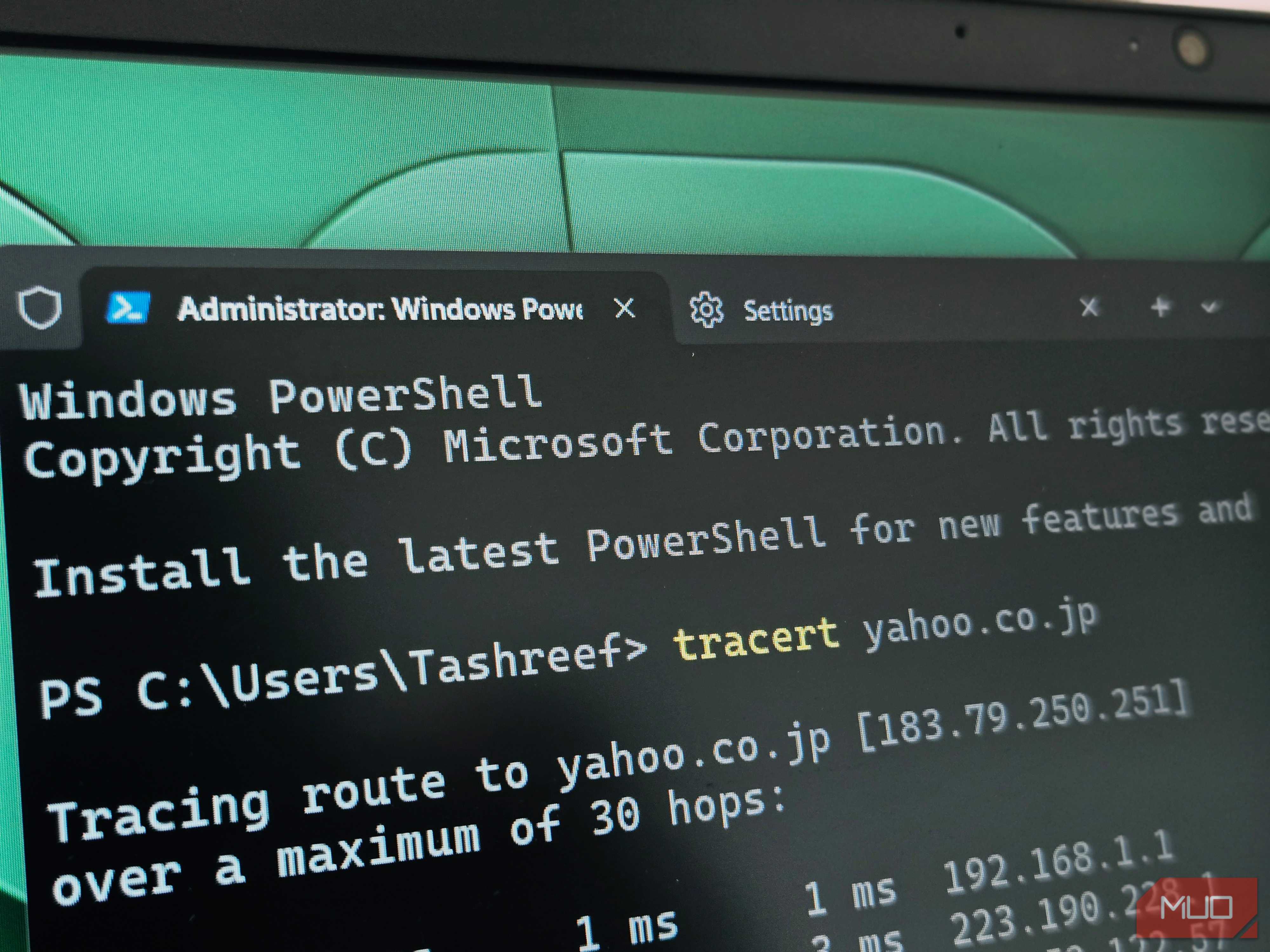 tracert command running on Windows 11 Terminal (1)