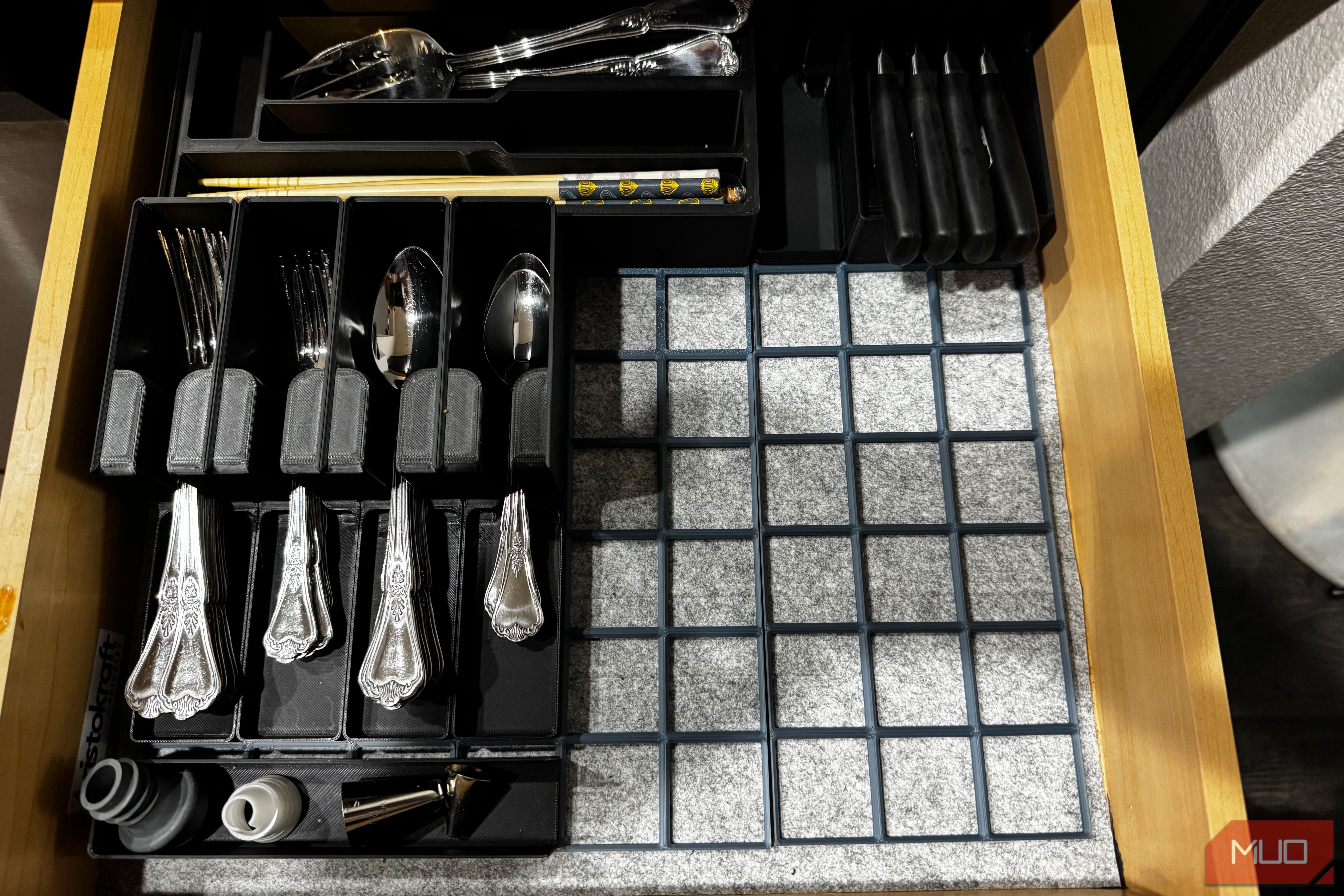 utensils grid