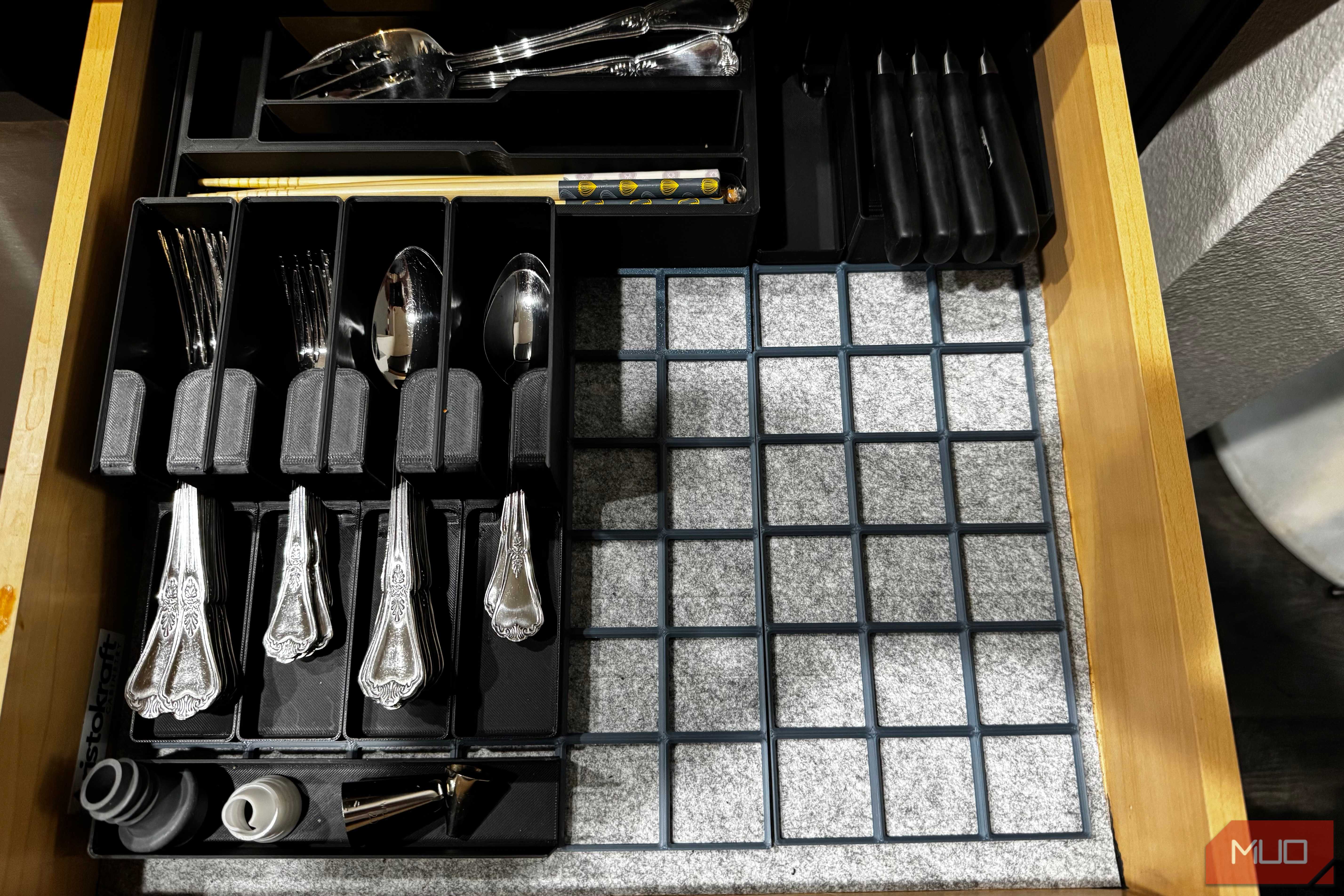utensils grid