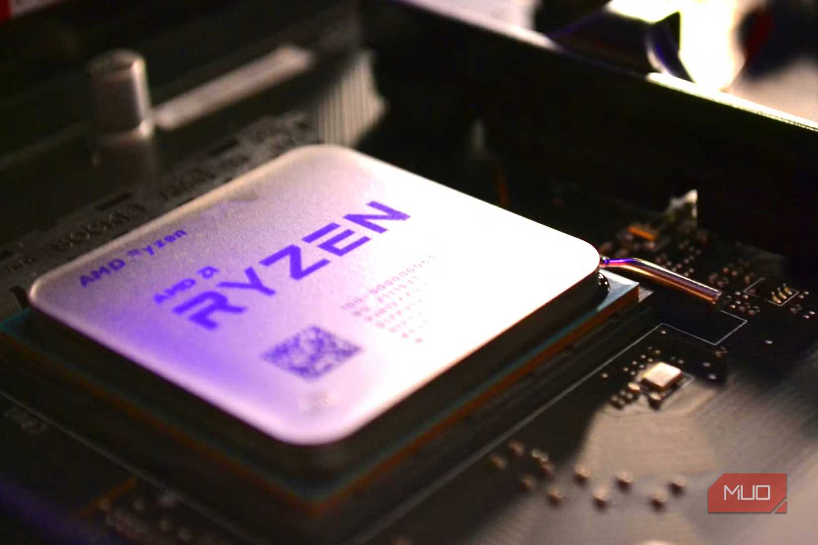 Инструменты AMD для андервольтинга: зачем снижать напряжение вместо разгона процессор AMD Ryzen на материнской плате