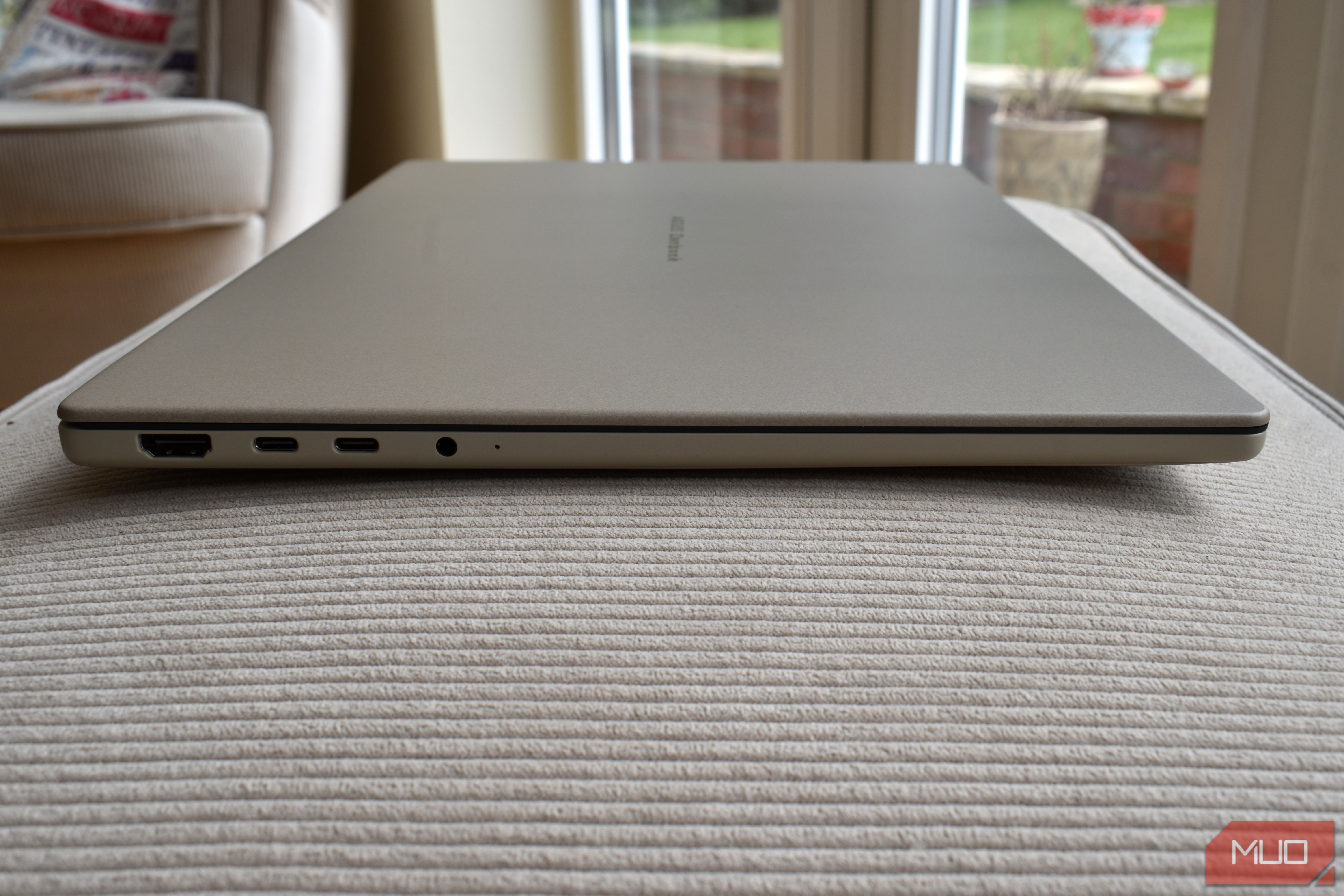 asus zenbook a16 side view closed