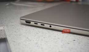 asus zenbook a16 usbc ports.