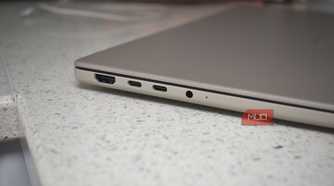 asus zenbook a16 usbc ports.