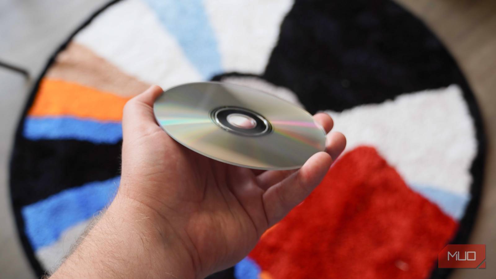 تتحلل الأقراص المضغوطة وأقراص DVD المحروقة، وقد تكون الصور الموجودة عليها قد اختفت بالفعل تتحلل الأقراص المضغوطة وأقراص DVD المحروقة، وقد تكون الصور الموجودة عليها قد اختفت بالفعل