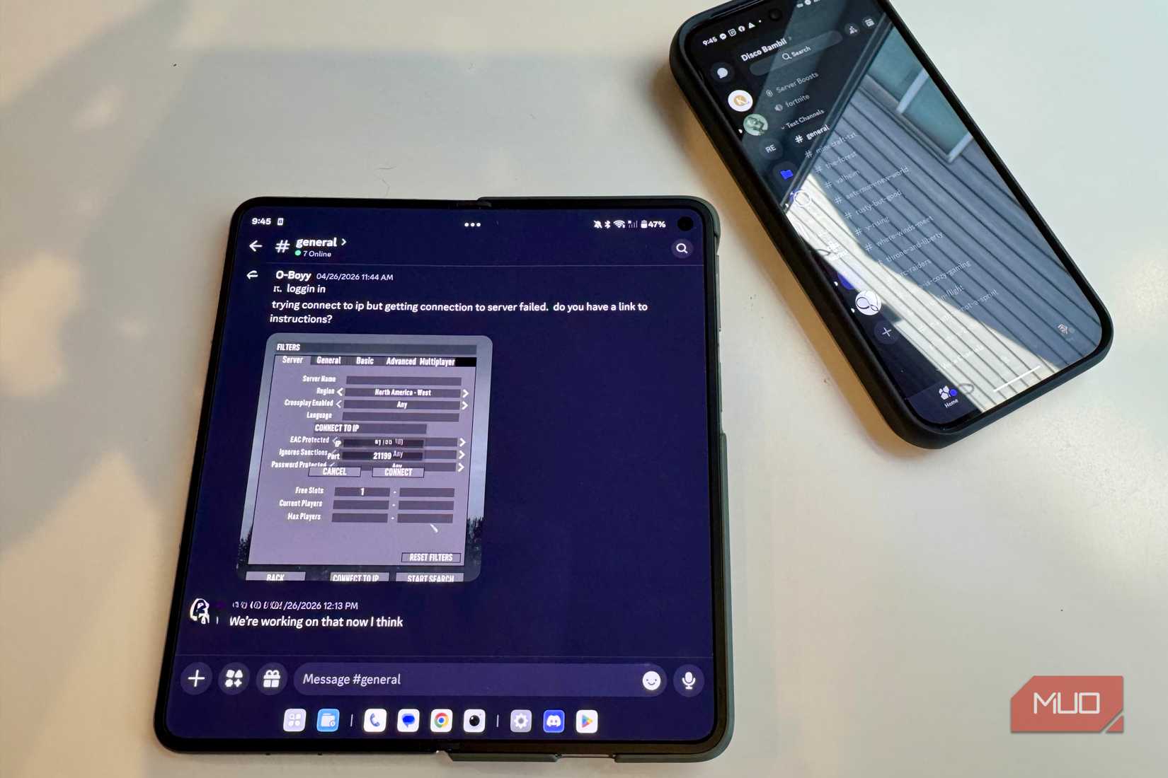 OnePlus OpenでDiscordアプリを使用している様子