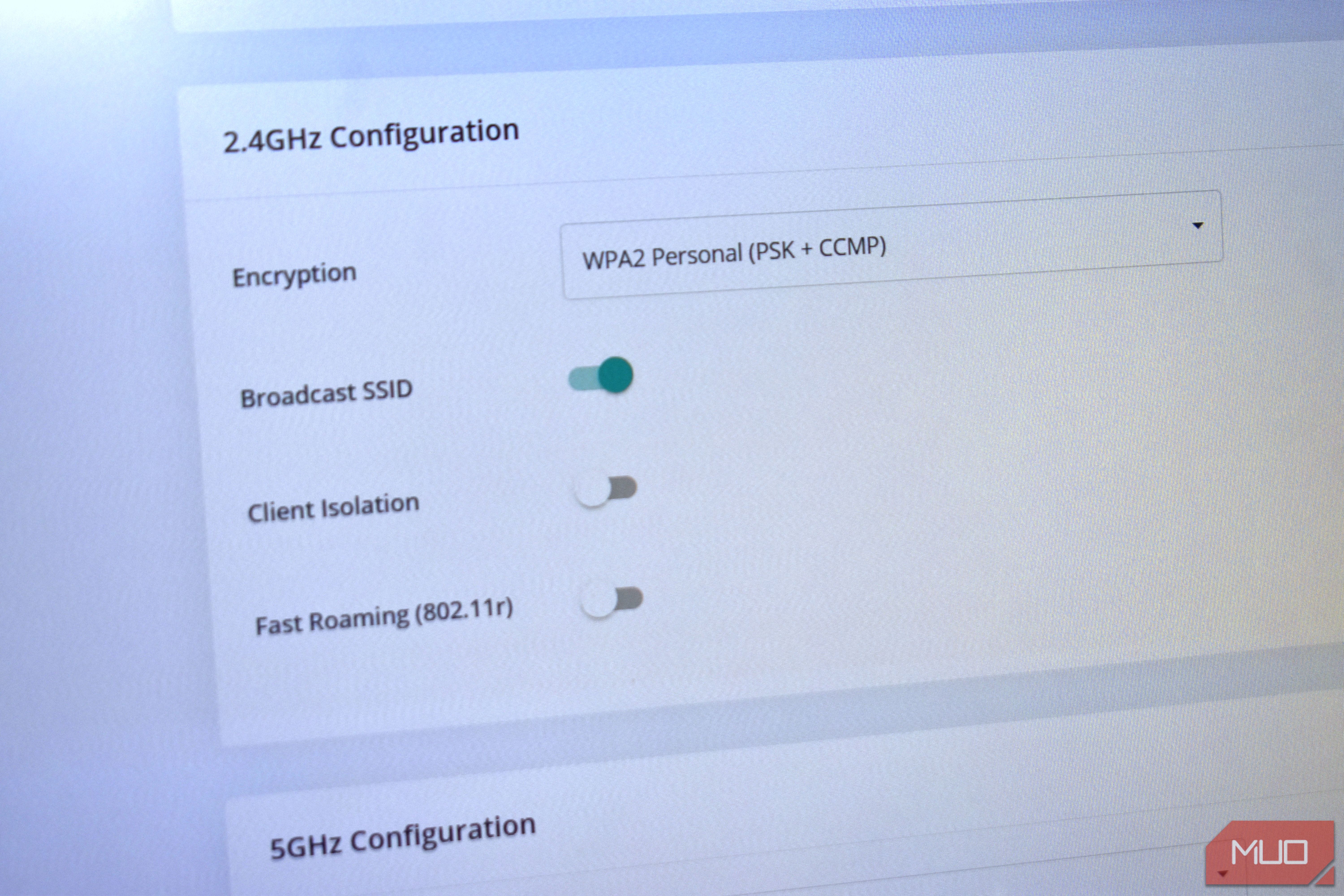 fast roaming wifi 802.11r on router admin page.