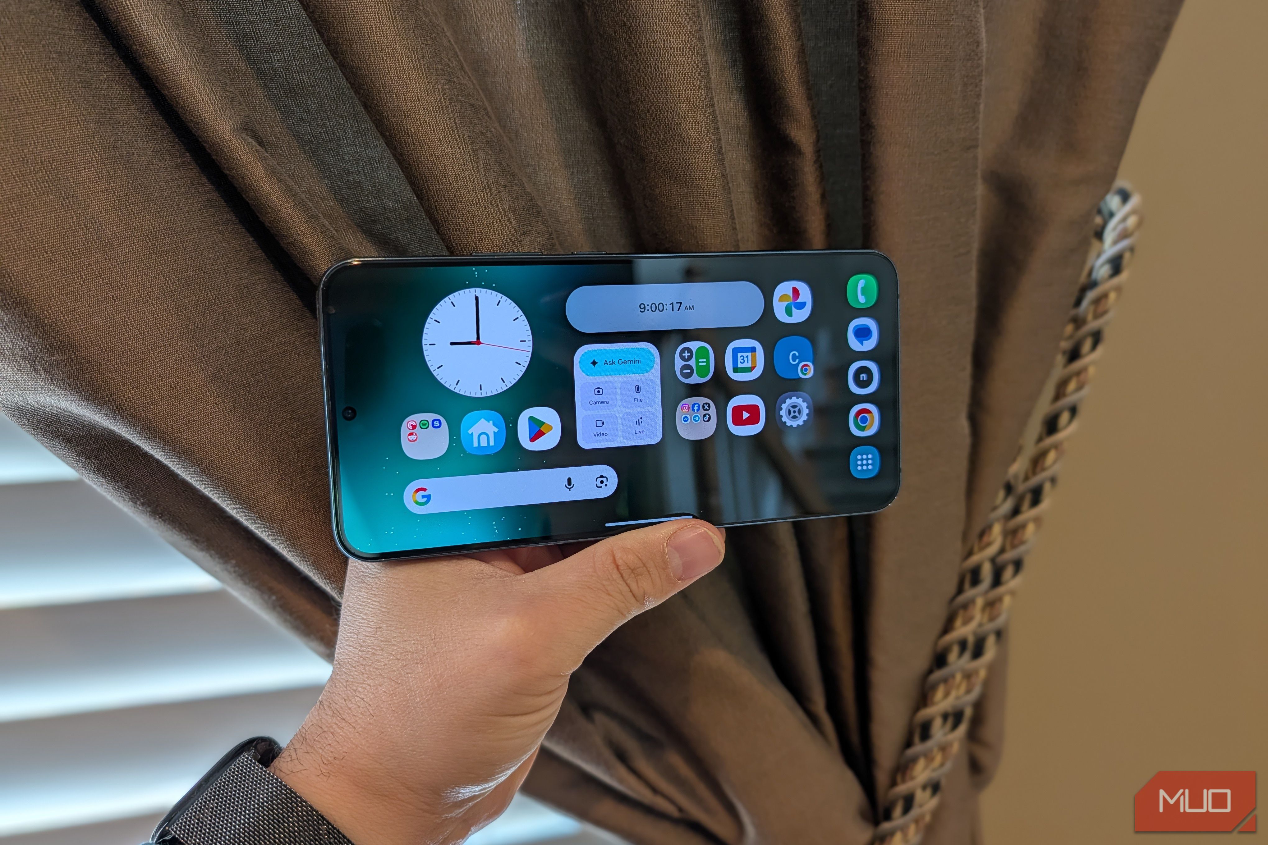 Your Samsung phone has a hidden tablet mode — here's how to unlock it