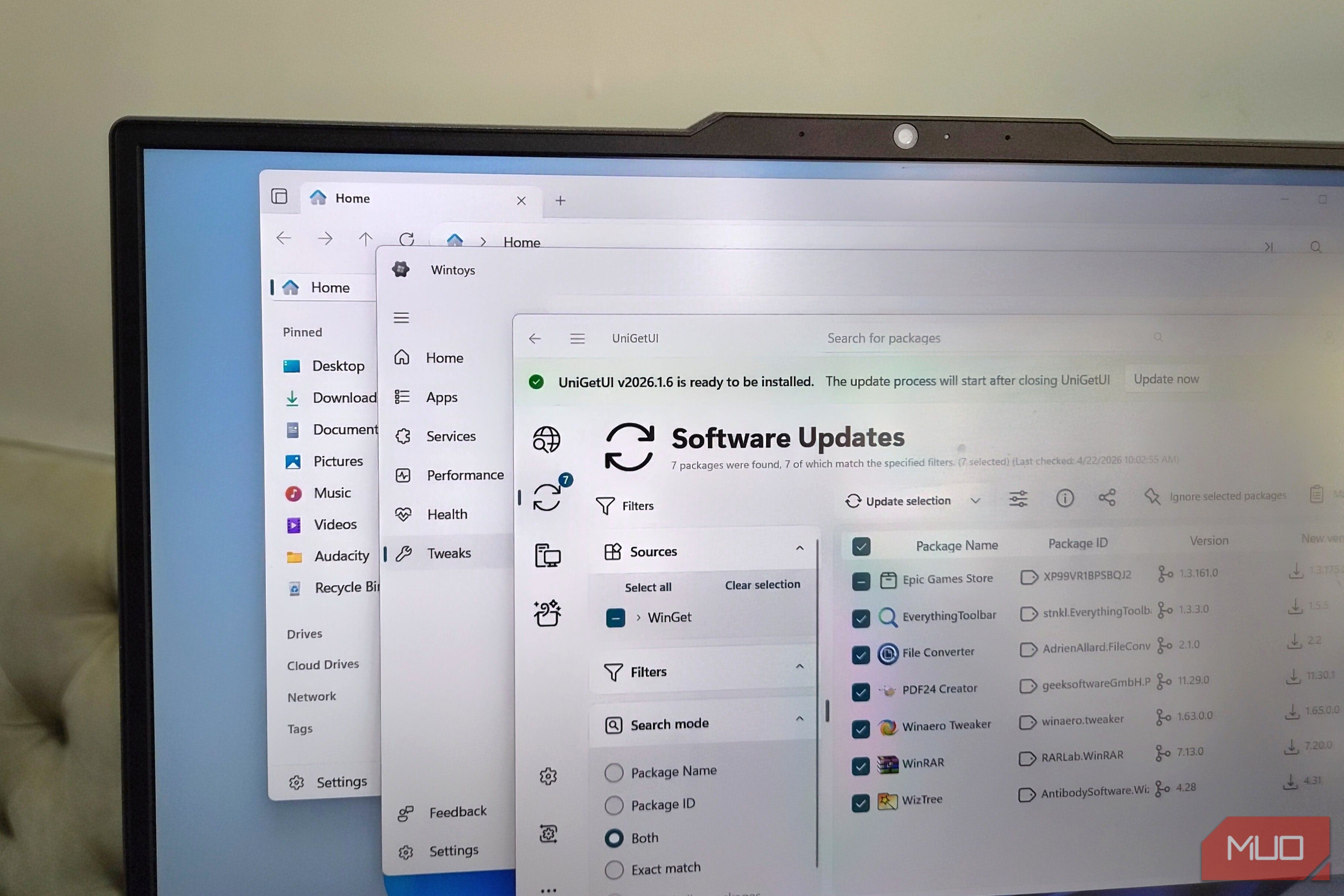 Files Wintoys UniGetUI on desktop