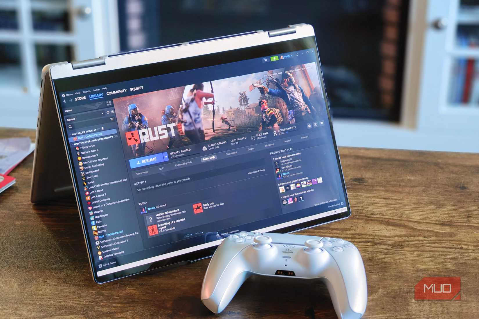 Yoga 7a dalam mode tenda dengan pengontrol game