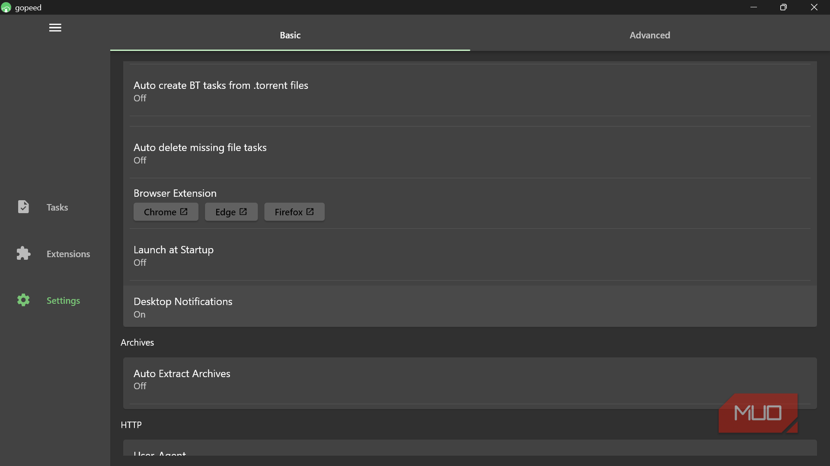 Gopeed basic settings menu showing startup and notification toggles.