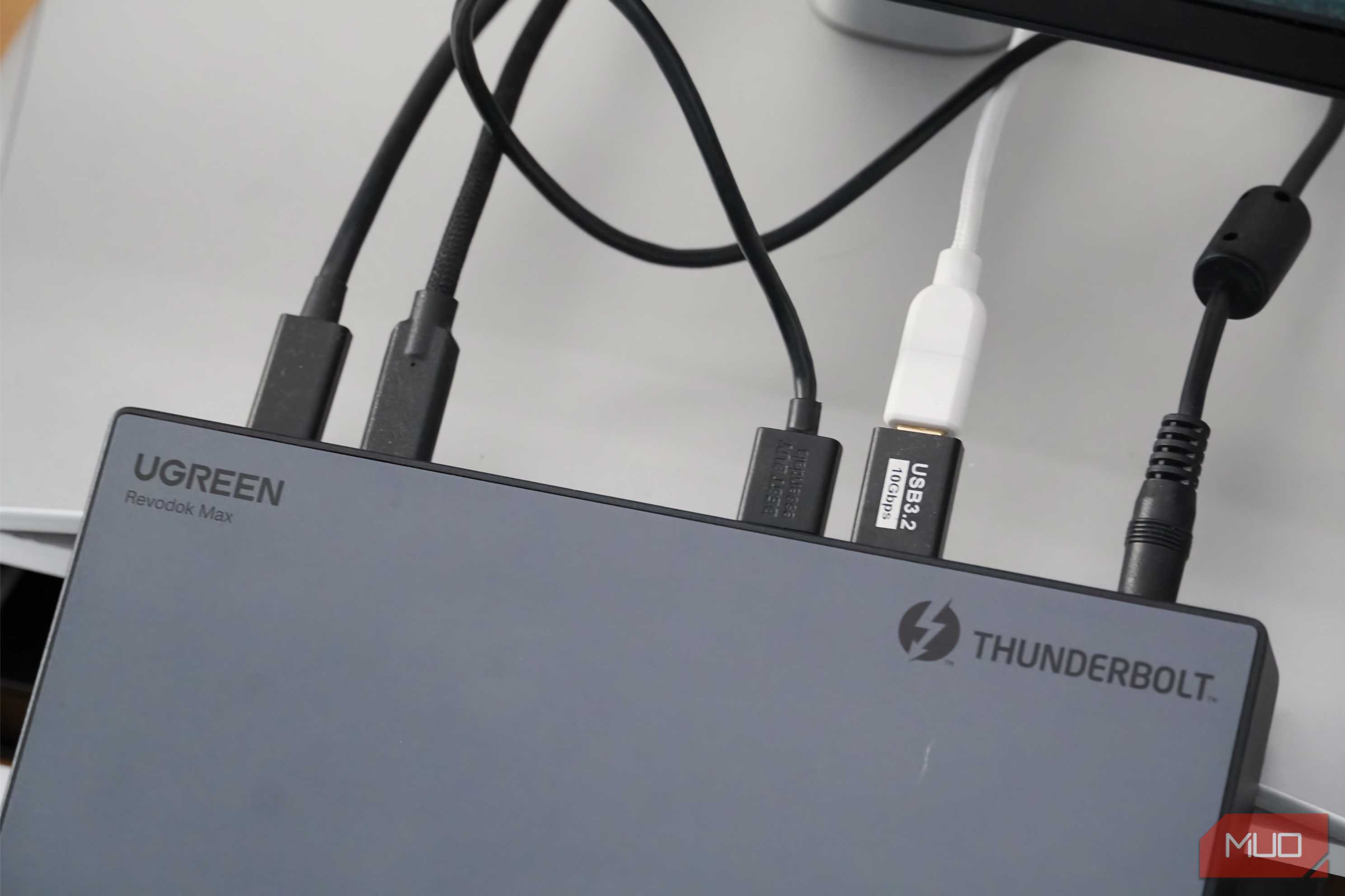 Cabes plugged into a Thunderbolt 4 dock.